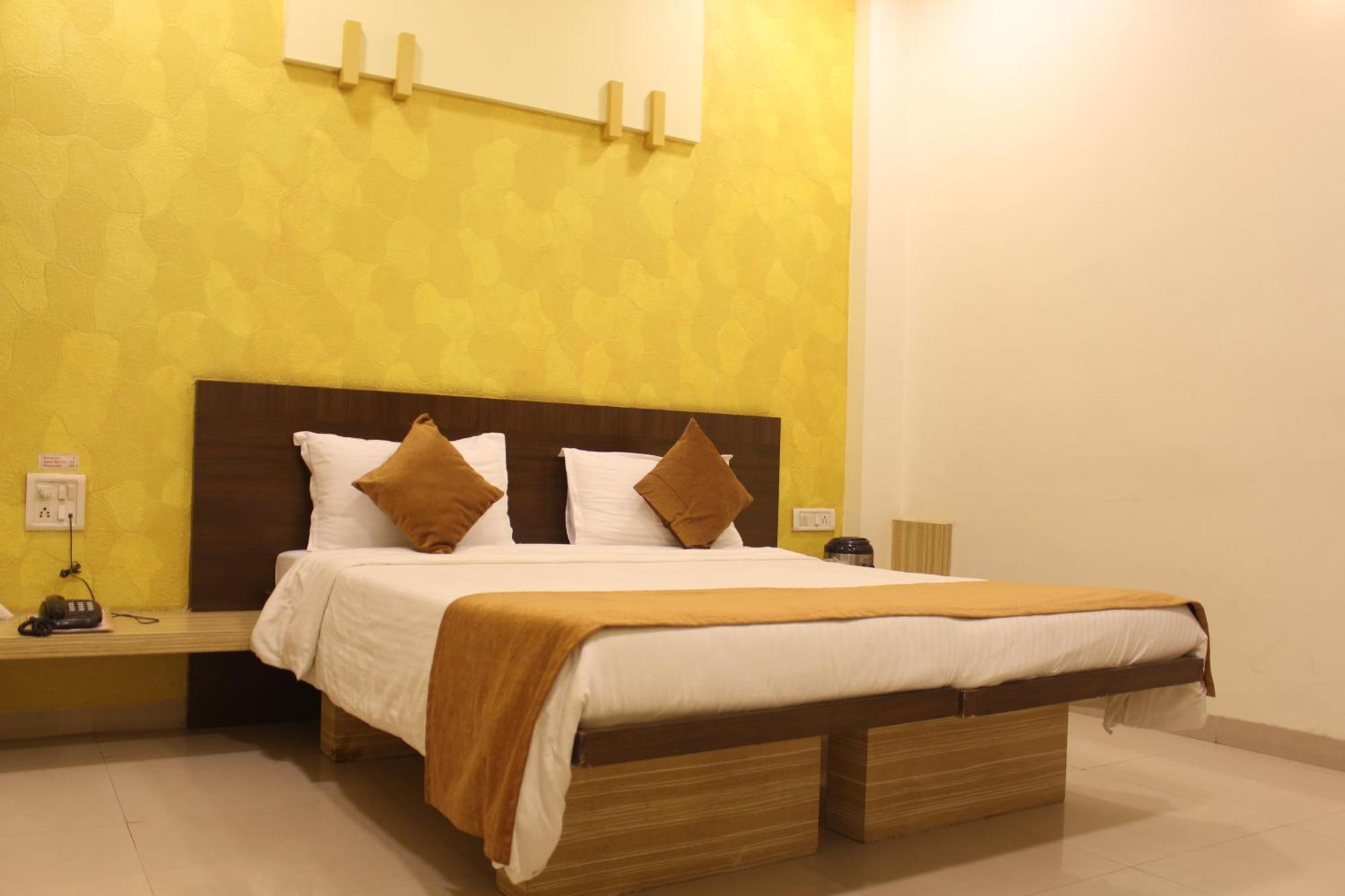 Cool Palace Hotels Nashik Exterior foto
