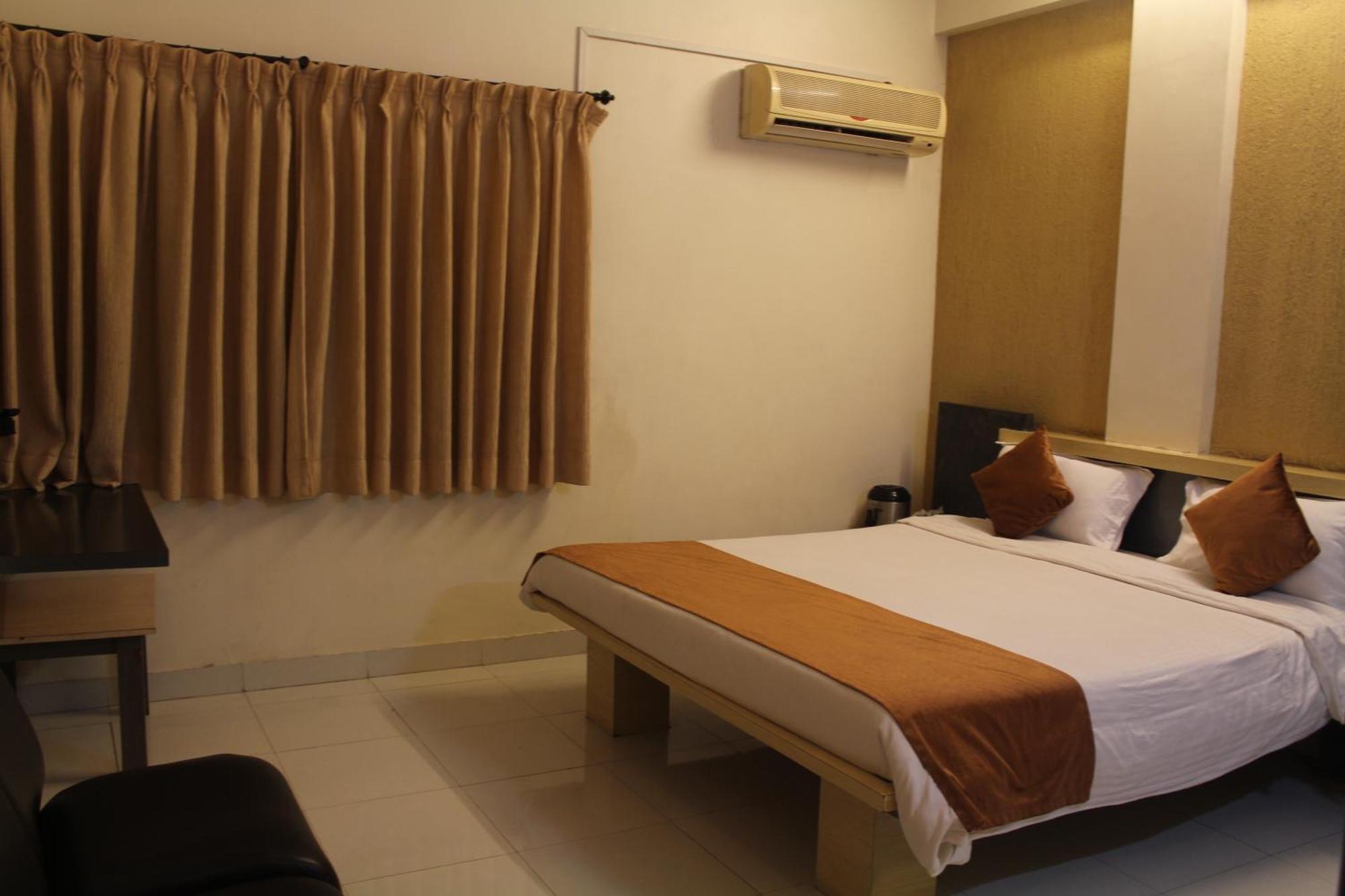 Cool Palace Hotels Nashik Exterior foto