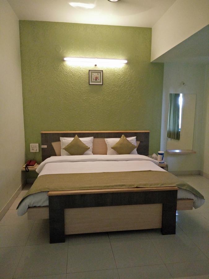 Cool Palace Hotels Nashik Exterior foto