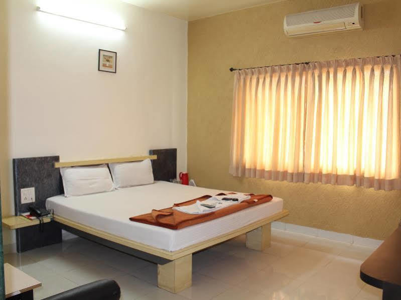 Cool Palace Hotels Nashik Exterior foto