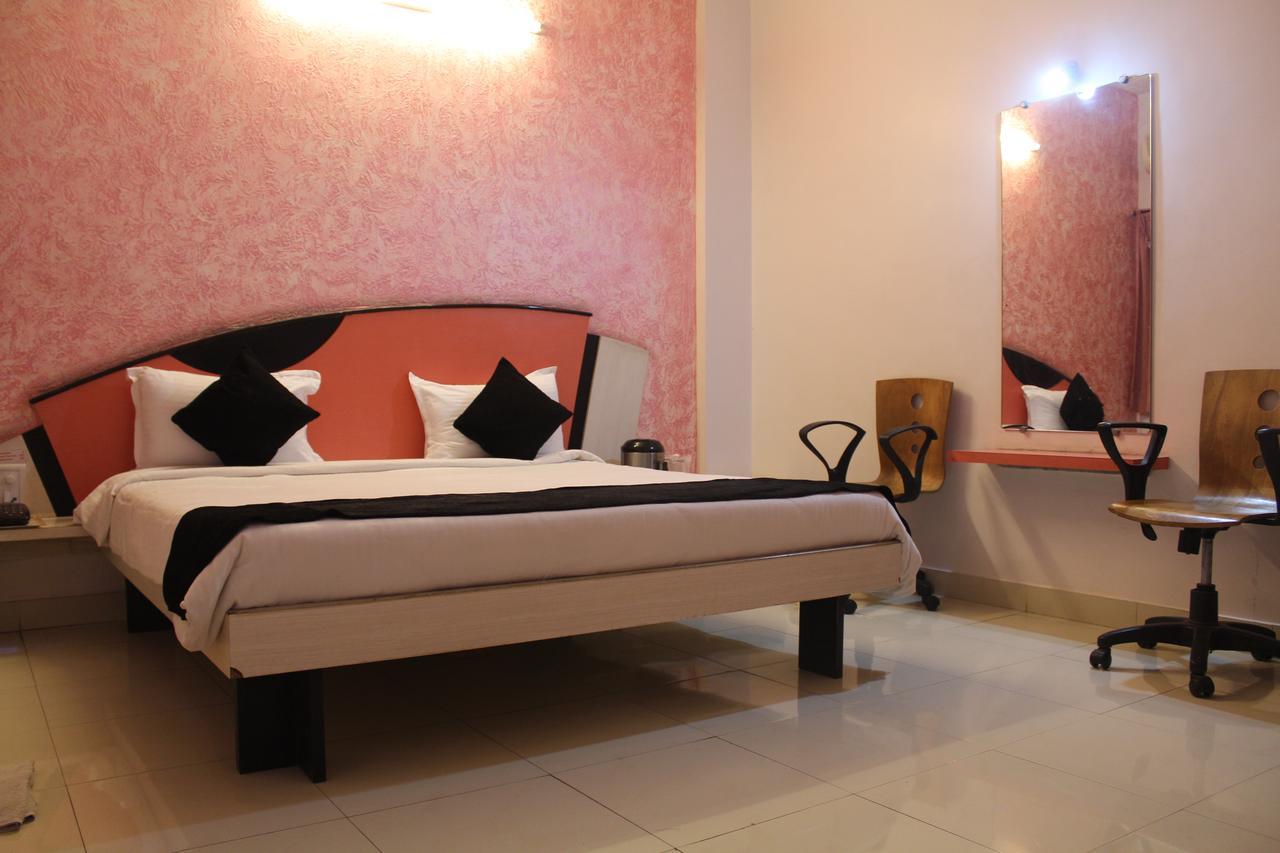 Cool Palace Hotels Nashik Exterior foto