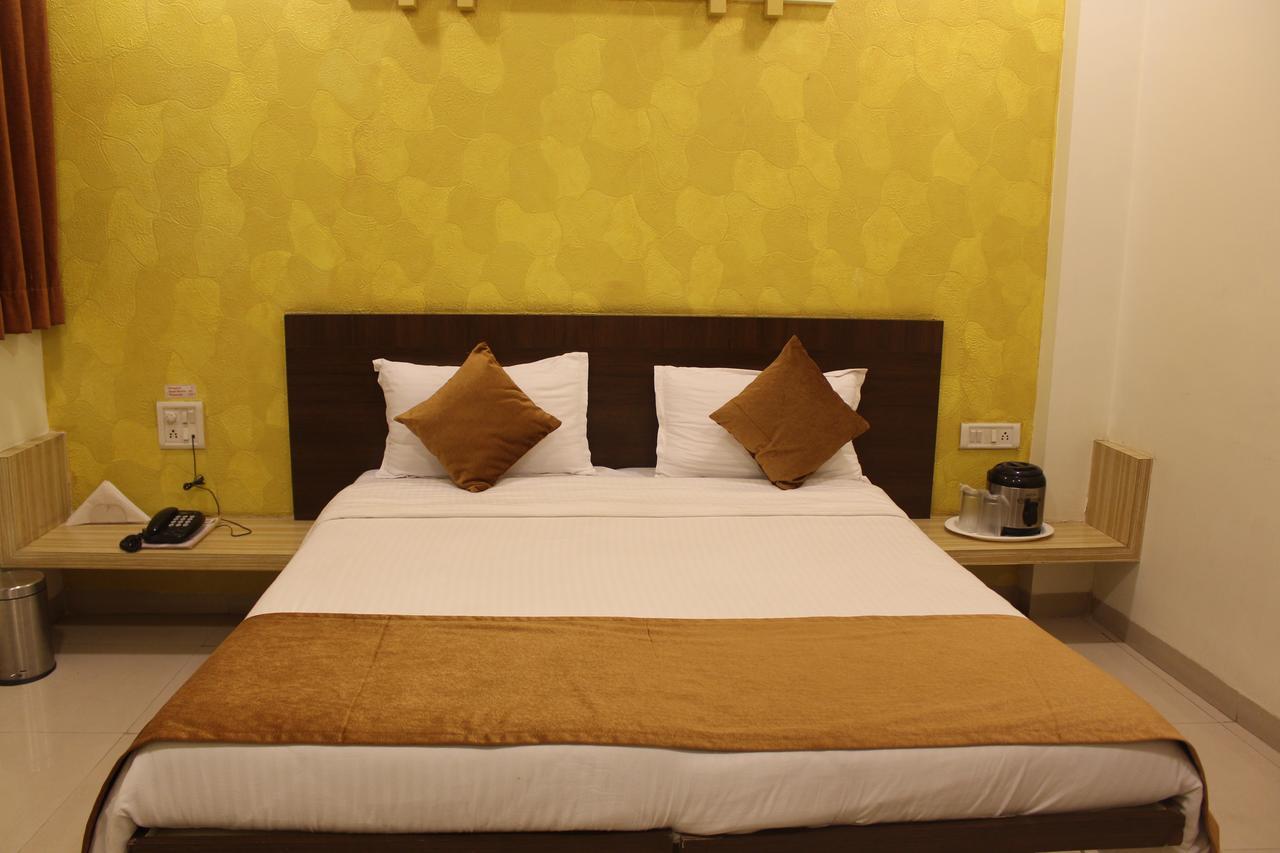 Cool Palace Hotels Nashik Exterior foto