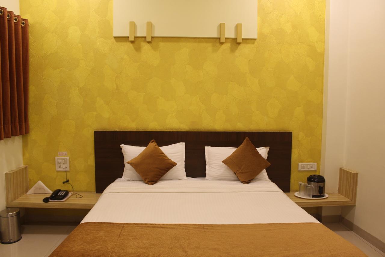 Cool Palace Hotels Nashik Exterior foto