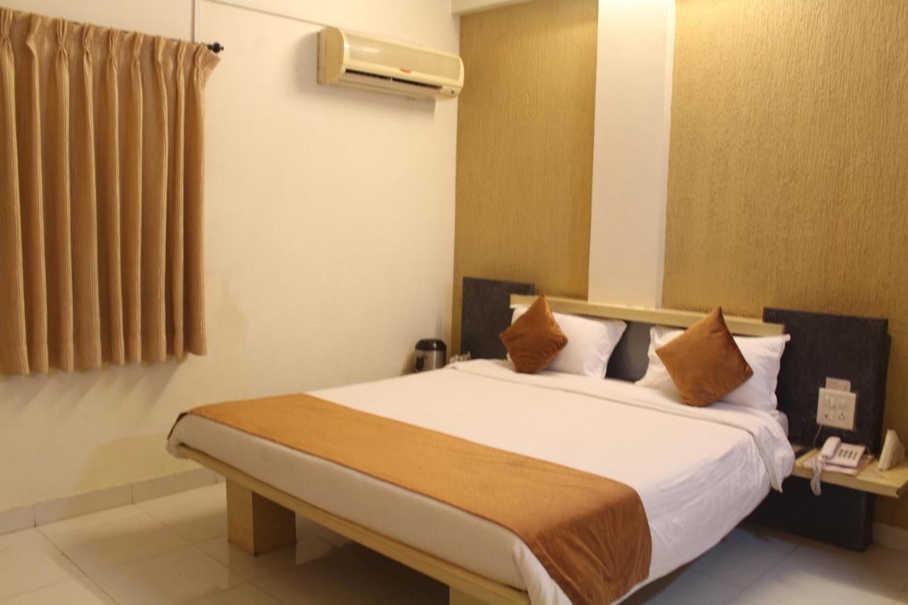 Cool Palace Hotels Nashik Exterior foto